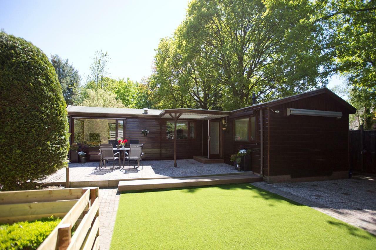 Relaxed Verblijf In Chalet Op De Veluwe Villa Putten Ngoại thất bức ảnh